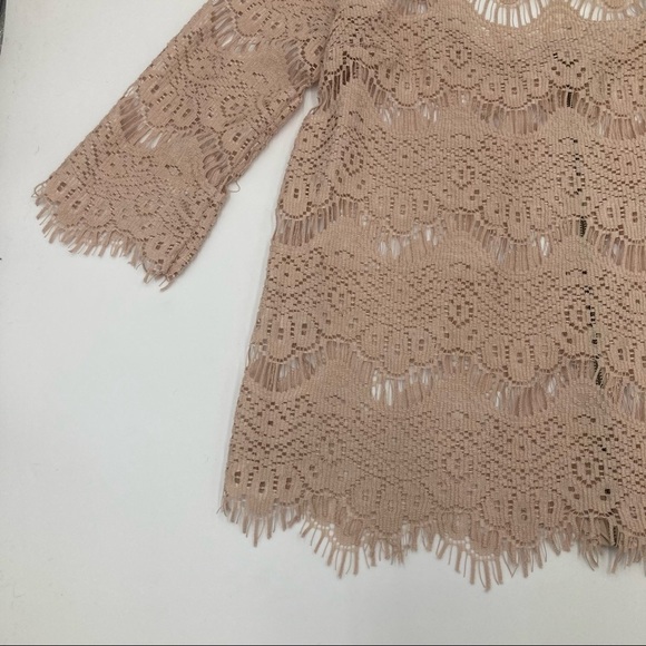 3/4 lace top with back zip - Picture 3 of 7